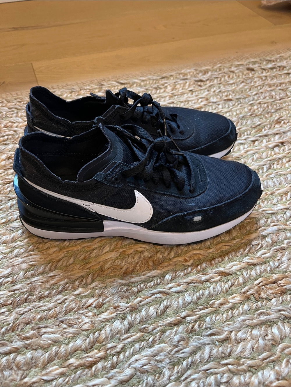 Nike Women's Black and White Low-Profile Athletic Sneakers
